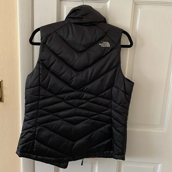 Women’s North Face vest - Picture 3 of 5